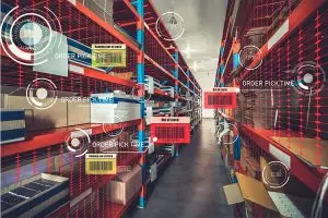 AdobeStock_411614992_EBC Blick auf Lager. Icons stellen die digitale Prozessautomatisierung dar.