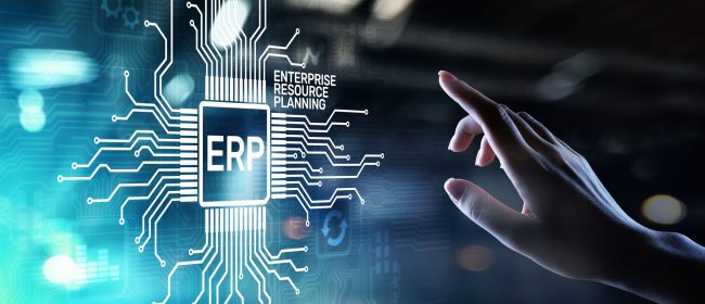 ERP – Enterprise resource planning business and modern technology concept on virtual screen. Visualisierung eines ERP Systems und eines Fingers einer Frau die darauf tippt